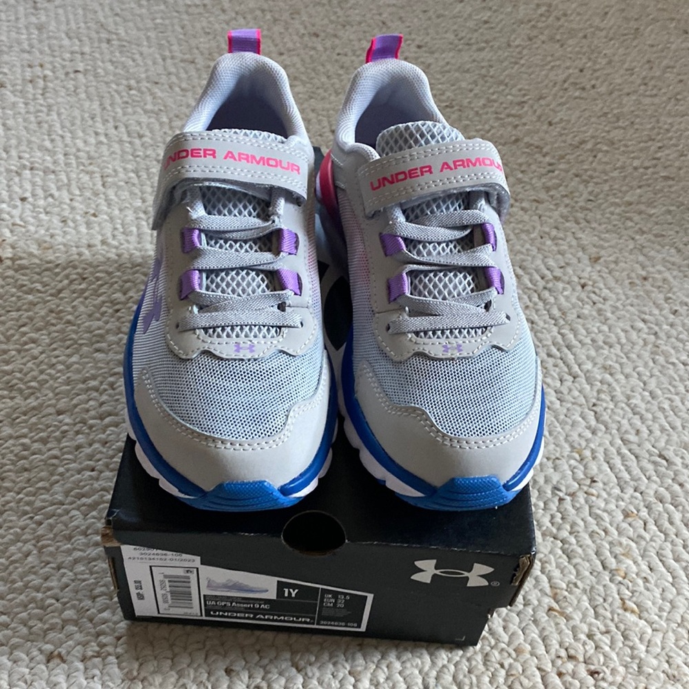 Brand new under armor shoes